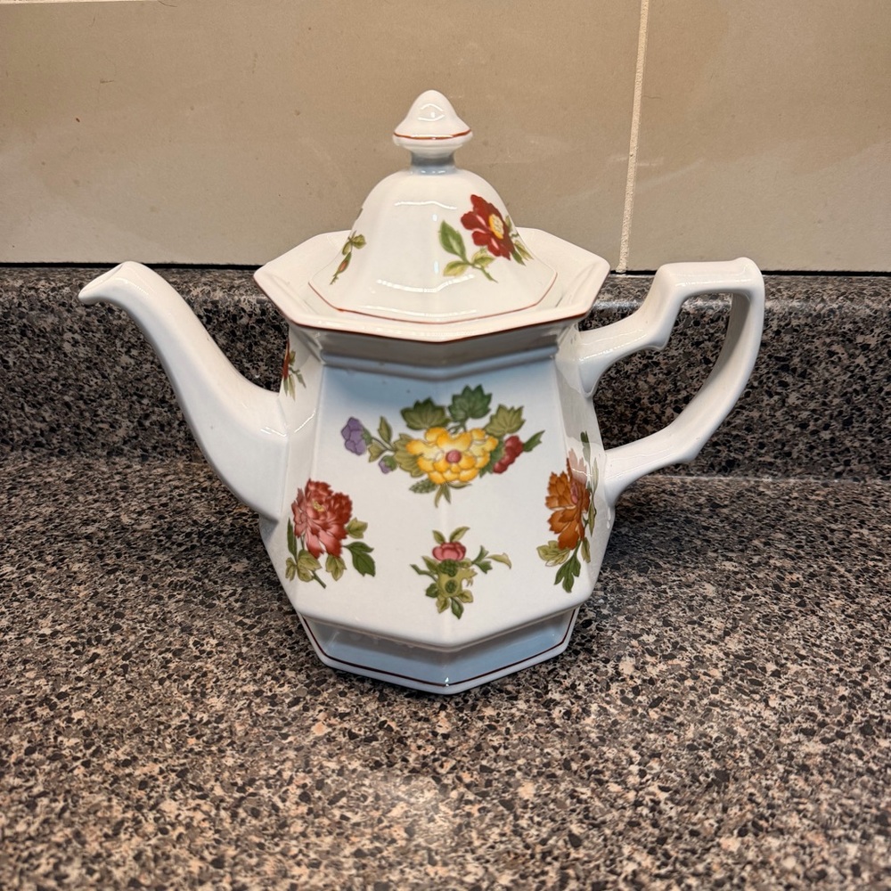 Rare Kimono By Wedgwood Floral Ceramic Teapot And Lid